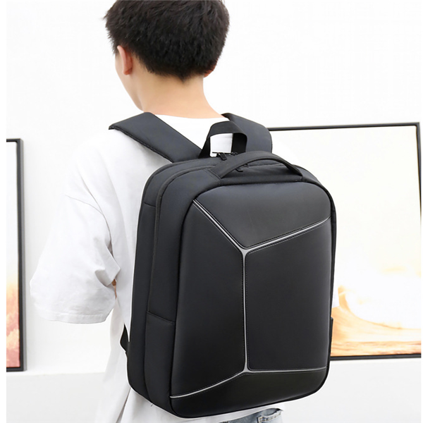 Sac à dos décontracté pour homme — Grand sac de voyage et du quotidien (Noir / 13 po)