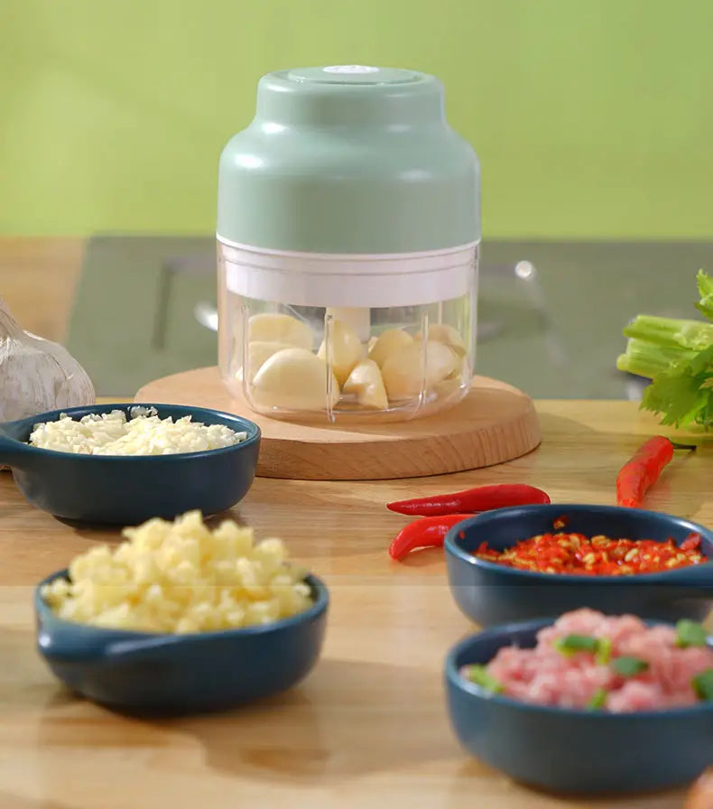 Handheld Electric Mini Garlic Chopper - 250ml Portable